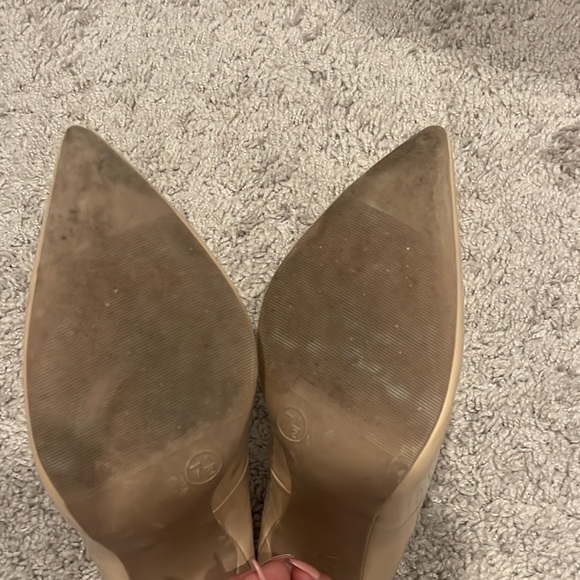 Patent nude pointed toe heels - Picture 2 of 5